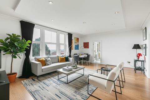 2 bedroom flat for sale, Copse Hill, London, SW20