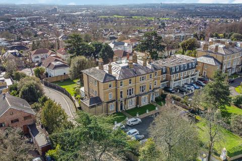 2 bedroom flat for sale, Copse Hill, London, SW20