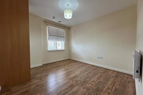 2 bedroom apartment to rent, Luminosity Court, London W13