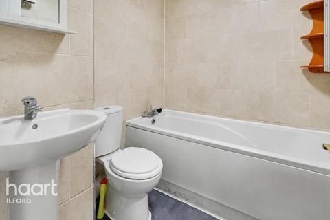 1 bedroom apartment for sale, Bluebell Way, Ilford