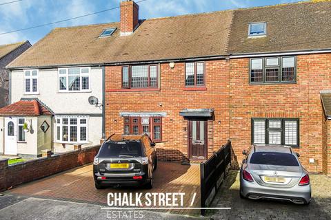 3 bedroom terraced house for sale, Ennerdale Avenue, Hornchurch, RM12