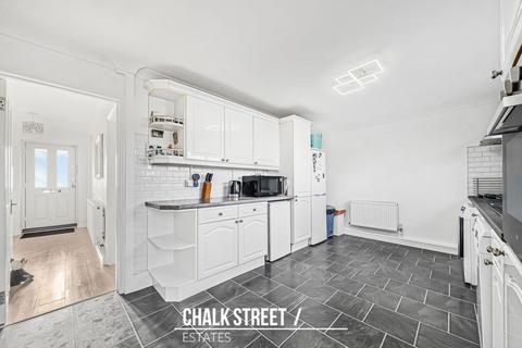 3 bedroom terraced house for sale, Ennerdale Avenue, Hornchurch, RM12