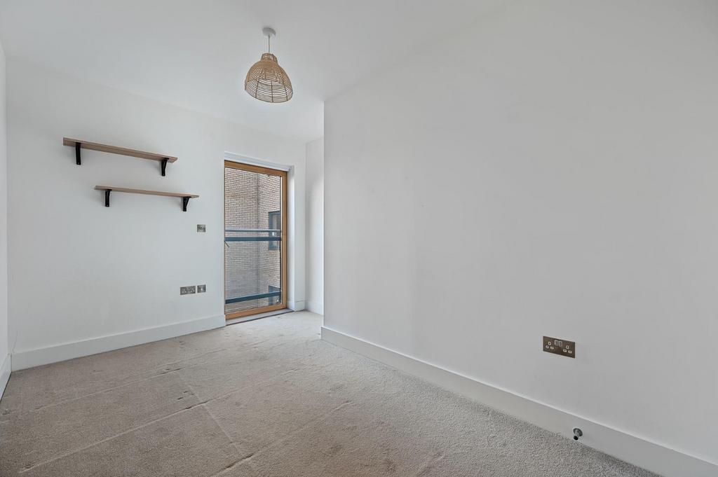 FBL - 6 Regent Court - Bedroom B3 (1).jpg