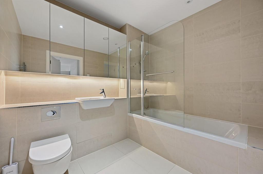 FBL - Regent Court - Bathroom3 (1).JPG