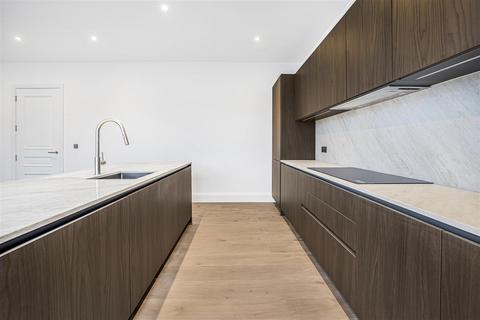 undefined, Whitehall Road, London E4