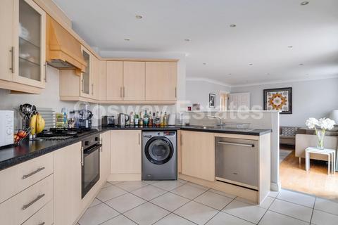 2 bedroom apartment for sale, Shillingford Close, Mill Hill, NW7