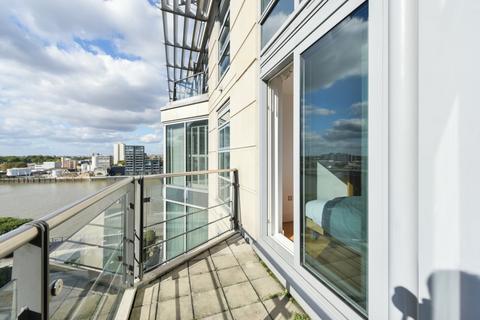 2 bedroom flat to rent, Juniper Drive, London, SW18