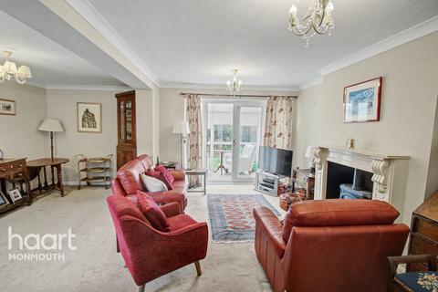 4 bedroom detached bungalow for sale, Fayre Oaks, Usk