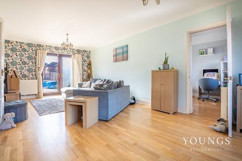 4 bedroom detached house for sale, Fenwick Way, Canvey Island, SS8