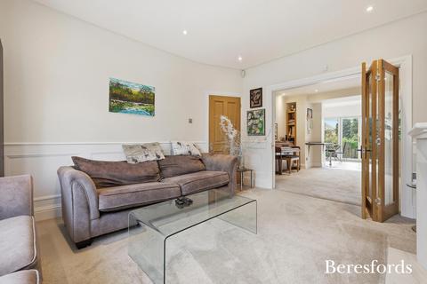 3 bedroom semi-detached house for sale, Lodge Avenue, Gidea Park, RM2
