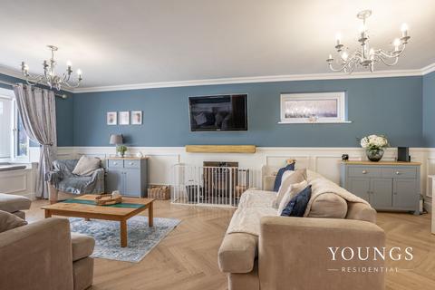 4 bedroom detached house for sale, Jarvis Road, Canvey Island, SS8