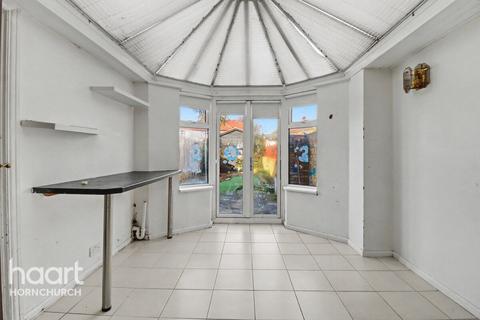 undefined, Calbourne Avenue, Hornchurch