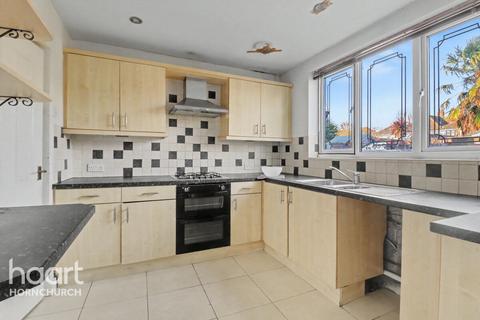 Calbourne Avenue, Hornchurch
