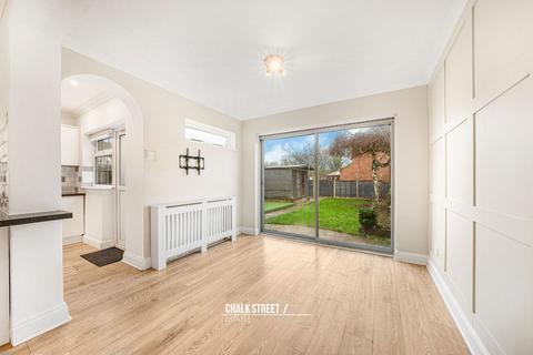 3 bedroom semi-detached house for sale, Helmsdale Road, Romford, RM1
