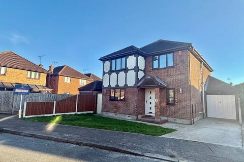 4 bedroom detached house for sale, Beecroft Crescent, Canvey Island