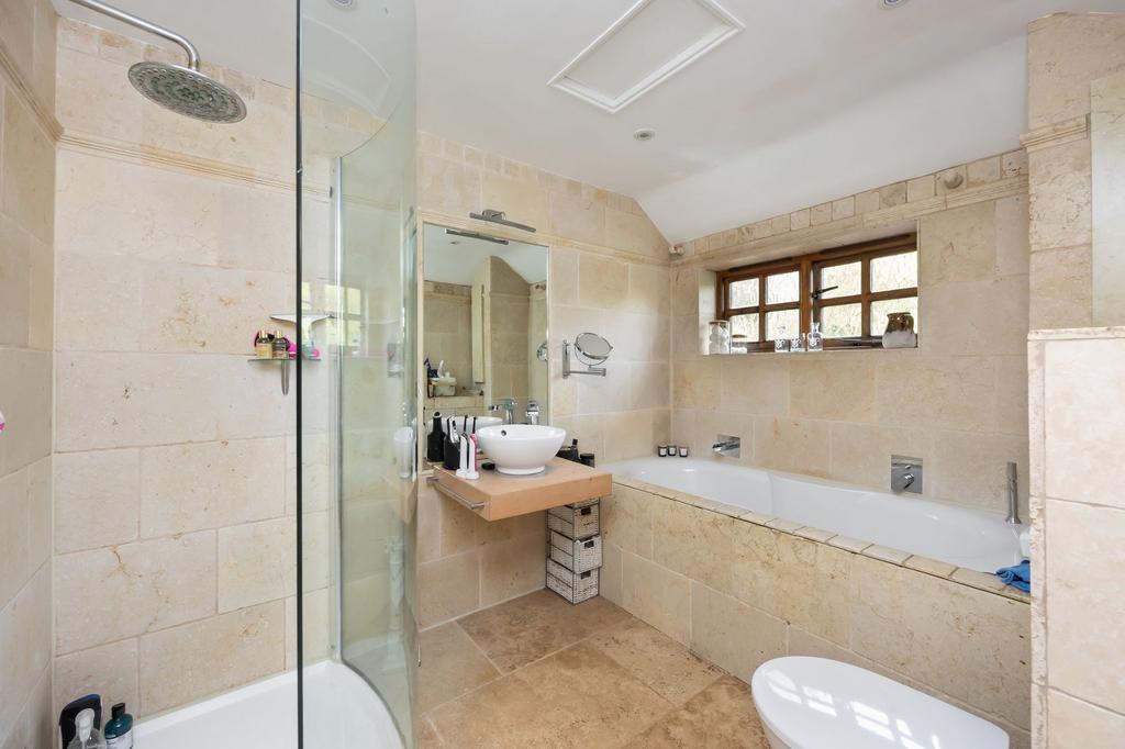 En-Suite Bathroom