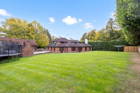 6 bedroom detached house for sale, Wildgoose Drive, Horsham, RH12