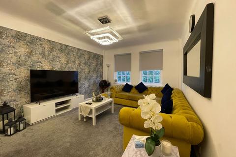 3 bedroom flat to rent, 145 Fulham Road, London SW3