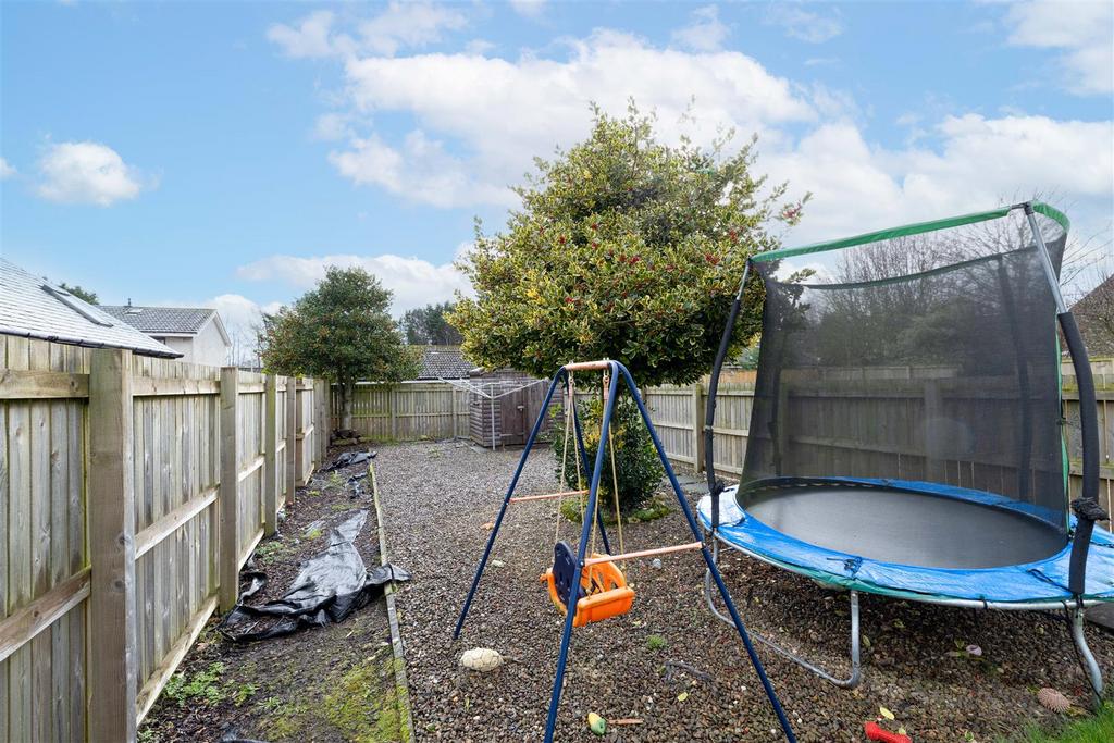 1, Strathearn Terrace Aberuthven-37.jpg