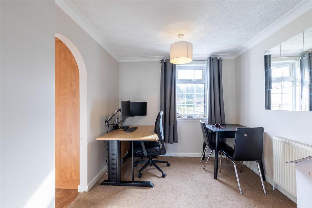 1, Strathearn Terrace Aberuthven-20.jpg