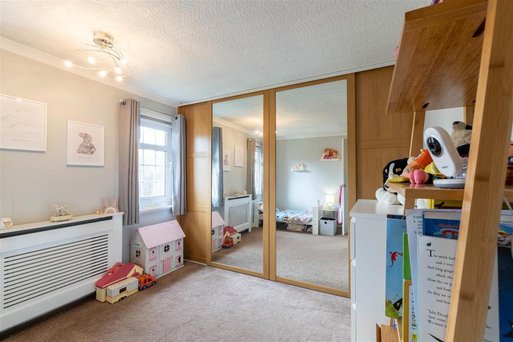 1, Strathearn Terrace Aberuthven-8.jpg