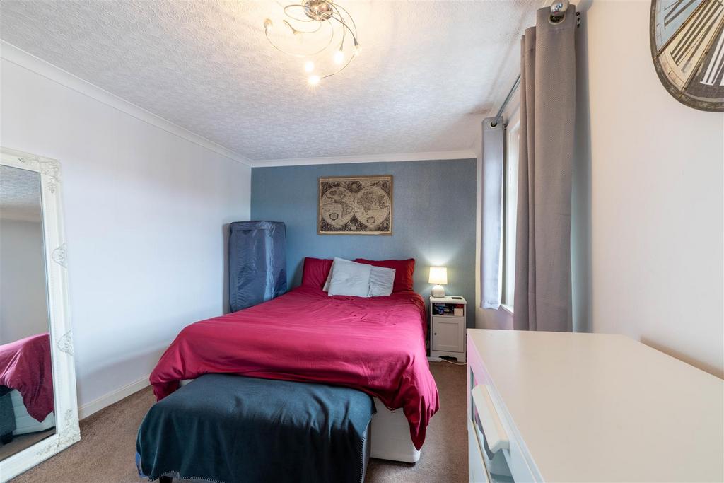 1, Strathearn Terrace Aberuthven-7.jpg
