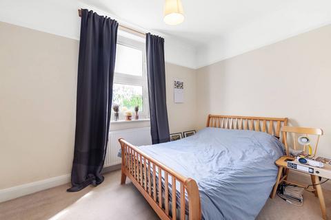 3 bedroom flat to rent, Queens Club Gardens, Barons Court, London, W14