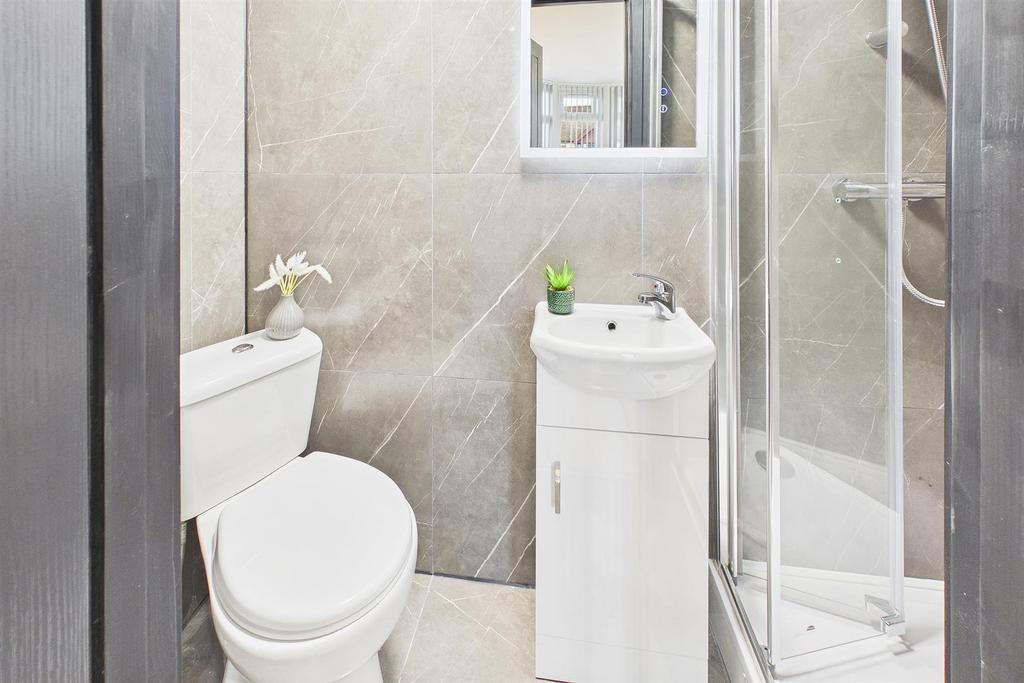 Ensuite Room 4