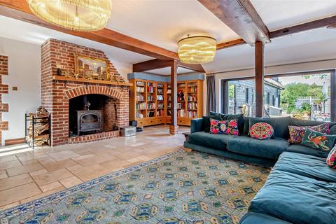 6 bedroom detached house for sale, Quidenham Road, Kenninghall, Norwich, NR16