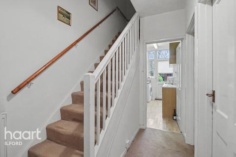 2 bedroom terraced house for sale, Becontree Avenue, DAGENHAM