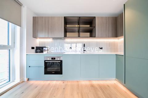 2 bedroom apartment to rent, Cedrus Avenue, Southall UB1