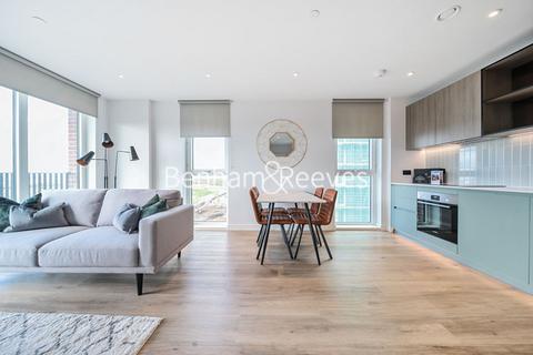 2 bedroom apartment to rent, Cedrus Avenue, Southall UB1