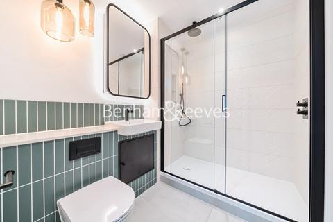 2 bedroom apartment to rent, Cedrus Avenue, Southall UB1
