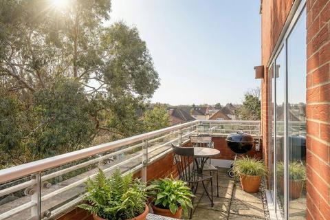 2 bedroom apartment for sale, Kingston Road, London SW20