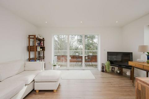 2 bedroom apartment for sale, Kingston Road, London SW20