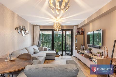 2 bedroom flat for sale, Cloda Court, Fore Street, London, N9