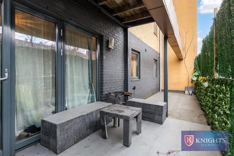 2 bedroom flat for sale, Cloda Court, Fore Street, London, N9