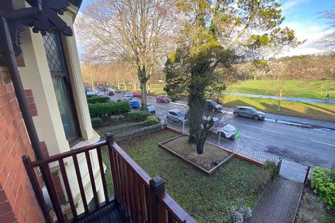 2 bedroom flat for sale, Ninian Road, Cardiff