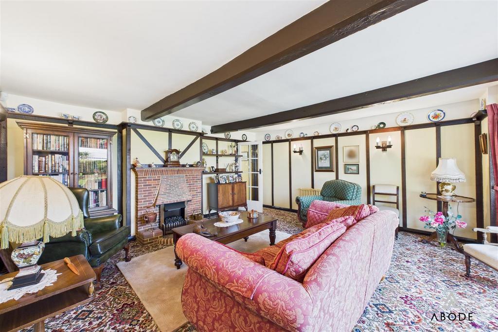 CAM02696 G0-PR0541-STILL017.jpg