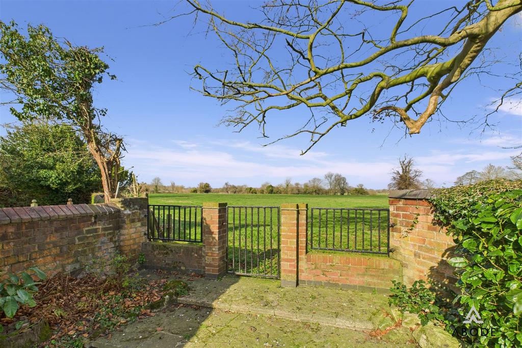 CAM02696 G0-PR0541-STILL040.jpg