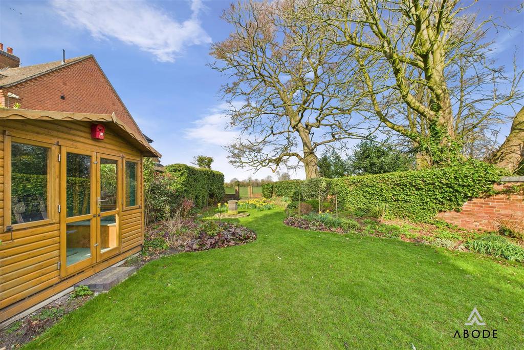 CAM02696 G0-PR0541-STILL043.jpg