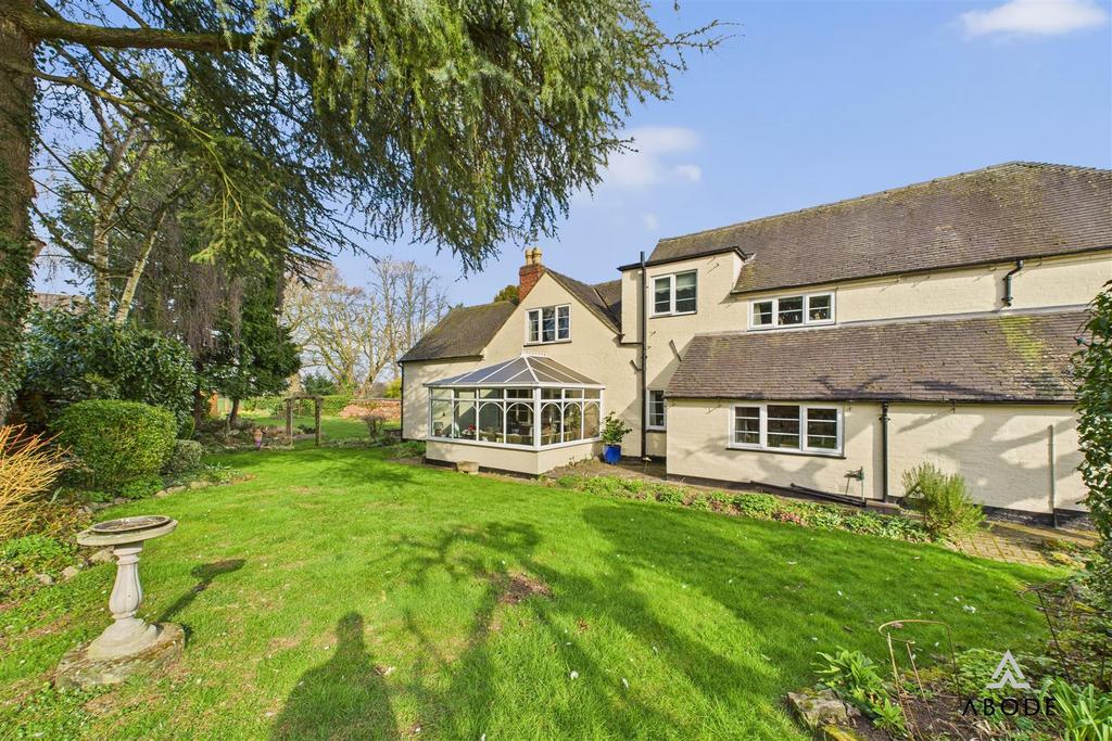 CAM02696 G0-PR0541-STILL044.jpg