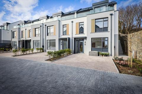 3 bedroom property for sale, Les Bas Courtils Road, St Sampson's, Guernsey, GY2