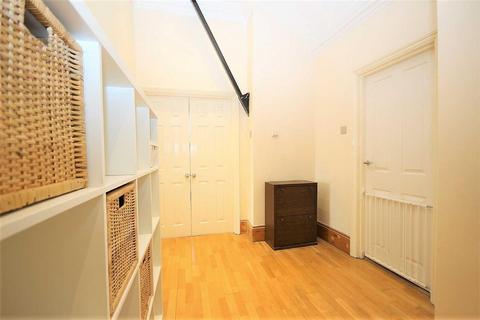2 bedroom flat to rent, Livingston Lodge, 157 Chingford Road, Walthamstow