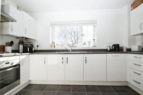 2 bedroom flat to rent, Tenor Close, Tenor Close MK18