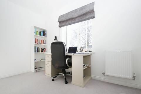 2 bedroom flat to rent, Tenor Close, Tenor Close MK18