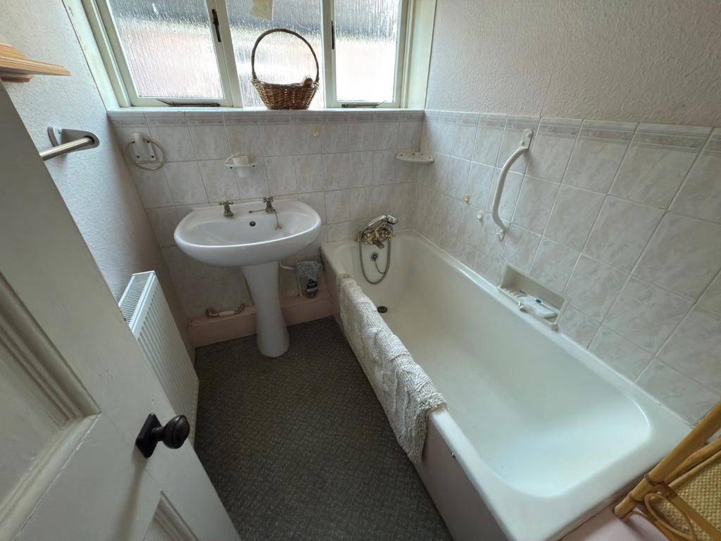 BATHROOM T202601021434.jpg