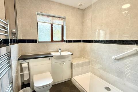 2 bedroom bungalow for sale, Derwlwyn Lane, Llanfyllin, Powys, SY22