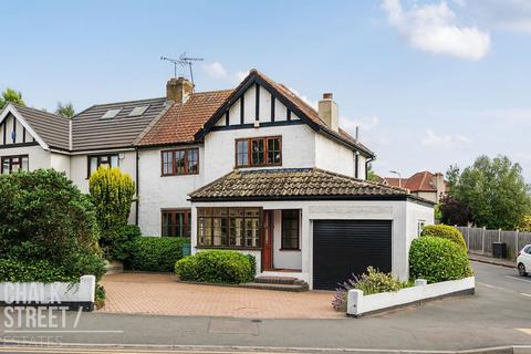 3 bedroom semi-detached house for sale, Squirrels Heath Lane, Hornchurch, RM11