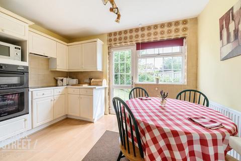 3 bedroom semi-detached house for sale, Squirrels Heath Lane, Hornchurch, RM11